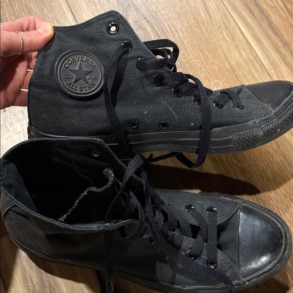 Hi top chucks - Picture 2 of 4